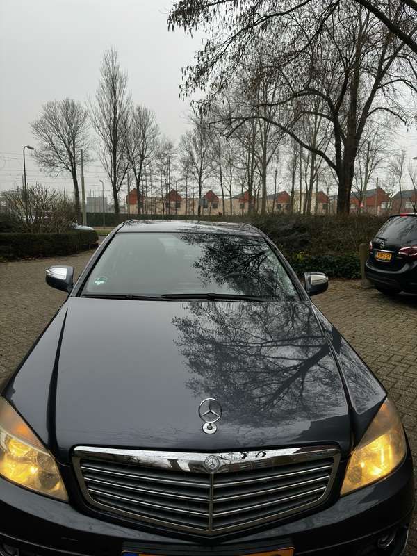 Grijs Gebruikt 2007 Mercedes C200 Sedan | € 7.000 (Eerlijke prijs) - Afbeelding 1/4