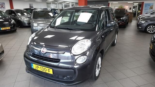 Grijs Gebruikt 2016 Fiat 500L Easy MPV | € 8.950 (Eerlijke prijs) - Afbeelding 1/4