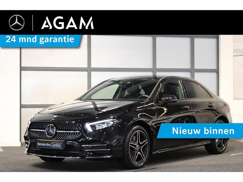 Zwart Gebruikt 2022 Mercedes A250 Business Sedan | € 31.950 (Goede deal) - Afbeelding 1/4