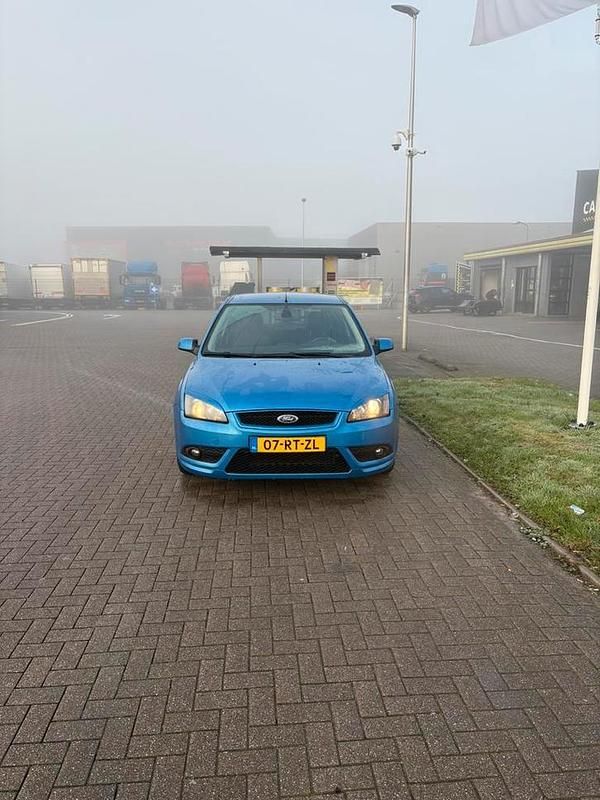 Occasion 2005 Ford Focus | € 2.250 (Duur) - Afbeelding 1/4