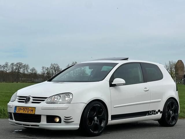 Wit Gebruikt 2007 VW Golf V Sportline Hatchback | € 3.299 (Eerlijke prijs) - Afbeelding 1/4