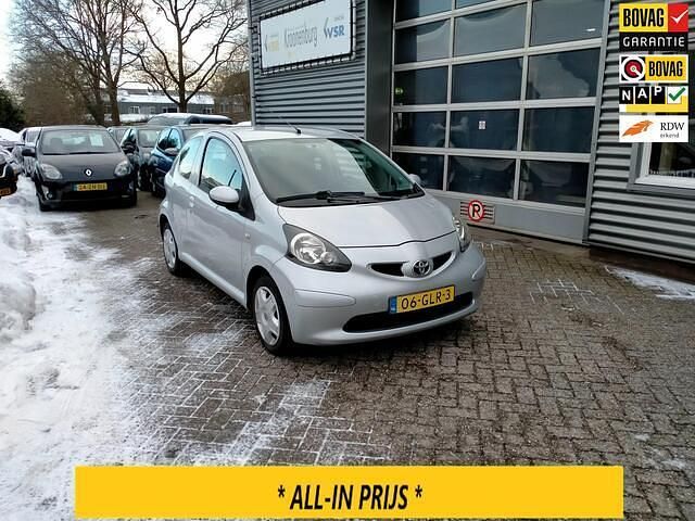Grijs Occasion 2008 Toyota Aygo Hatchback | € 4.950 (Eerlijke prijs) - Afbeelding 1/3