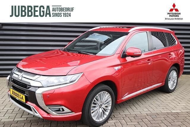 Rood, metallic lak Gebruikt 2018 Mitsubishi Outlander Instyle SUV | € 23.995 (Eerlijke prijs) - Afbeelding 1/4