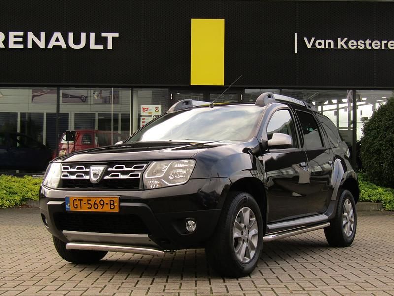 Zwart Gebruikt 2015 Dacia Duster Lauréate SUV | € 11.240 - Afbeelding 1/4