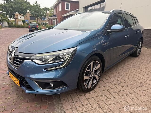 Blauw Gebruikt 2017 Renault Mégane GrandTour Bose Edition Stationwagen | € 10.450 (Goede deal) - Afbeelding 1/4