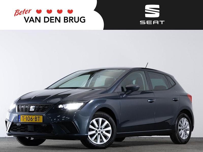Grijs Gebruikt 2023 Seat Ibiza Business Hatchback | € 16.795 (Eerlijke prijs) - Afbeelding 1/4