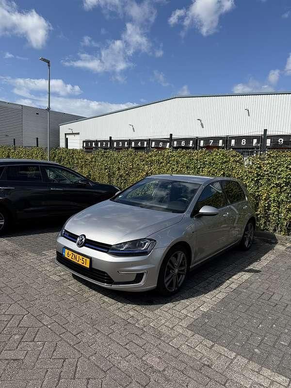 Grijs Gebruikt 2015 VW Golf VII GTE Stationwagen | € 10.950 (Eerlijke prijs) - Afbeelding 1/4
