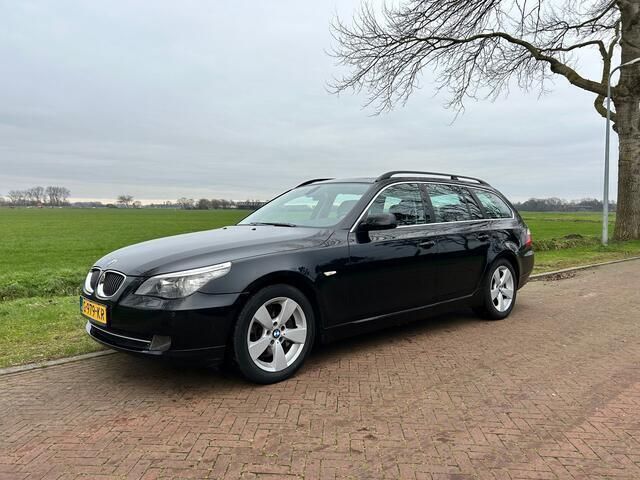 Zwart Gebruikt 2007 BMW 525 Stationwagen | € 5.950 (Eerlijke prijs) - Afbeelding 1/4