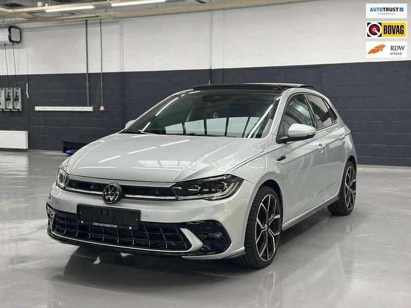 Grijs Gebruikt 2024 VW Polo R-line Hatchback | € 26.995 (Iets duurder) - Afbeelding 1/4