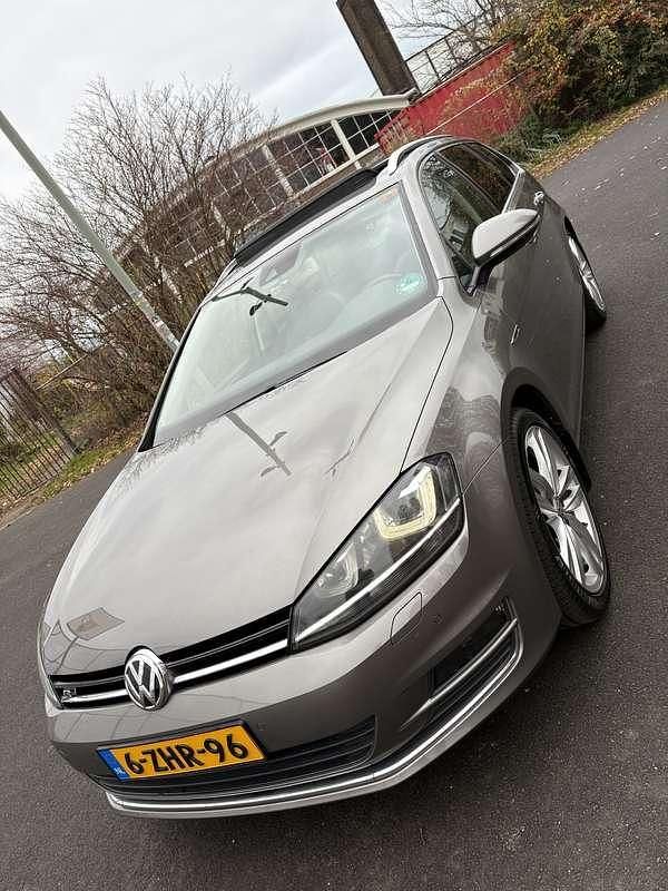 Grijs Gebruikt 2015 VW Golf VII Edition Stationwagen | € 10.500 (Iets duurder) - Afbeelding 1/4