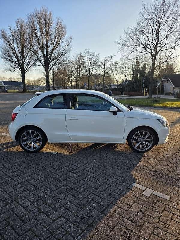 Occasion Audi A1 Attraction 86 PK (63 kW) 2011 Wit Hatchback