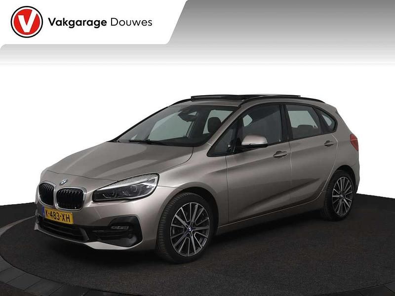 Grijs Gebruikt 2021 BMW 218 Active Tourer Executive MPV | € 26.450 (Eerlijke prijs) - Afbeelding 1/4