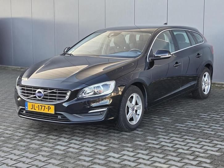 Zwart Occasion 2016 Volvo V60 Stationwagen | € 5.700 (Super prijs) - Afbeelding 1/3