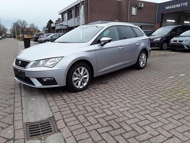 Grijs Gebruikt 2019 Seat Leon ST Style Stationwagen | € 19.850 (Eerlijke prijs) - Afbeelding 1/4