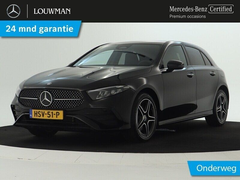 Zwart Gebruikt 2023 Mercedes A250 AMG line Hatchback | € 35.945 (Eerlijke prijs) - Afbeelding 1/3