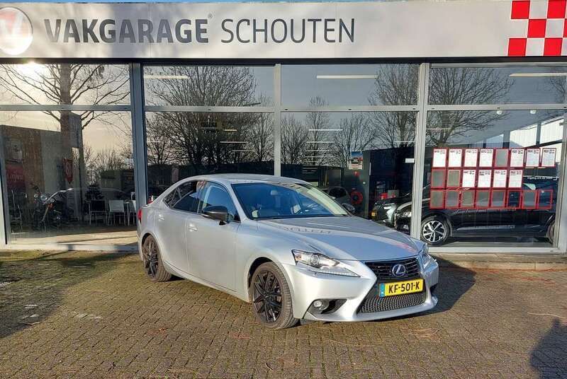 Grijs Gebruikt 2016 Lexus IS300h Sport Line Sedan | € 16.999 (Super prijs) - Afbeelding 1/4