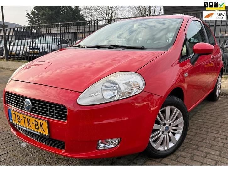 Occasion 2006 Fiat Grande Punto Hatchback | € 2.450 (Goede deal) - Afbeelding 1/4