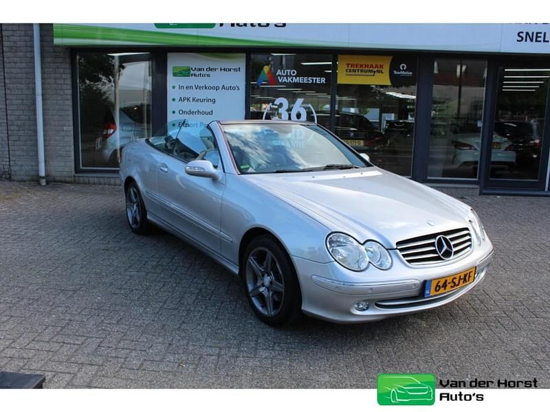 Grijs (metallic) Gebruikt 2006 Mercedes 240 Avantgarde Cabriolet | € 8.950 - Afbeelding 1/4