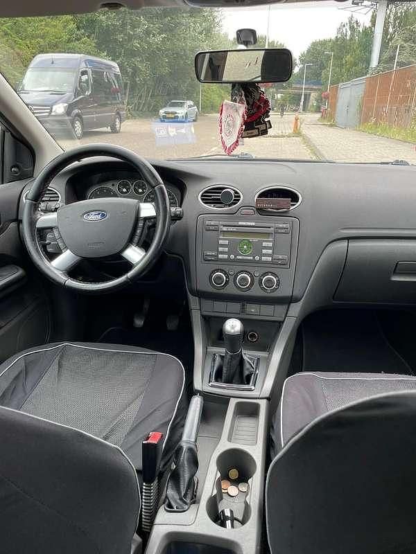 Occasion Ford Focus 101 PK (74 kW) 2005 Grijs Hatchback