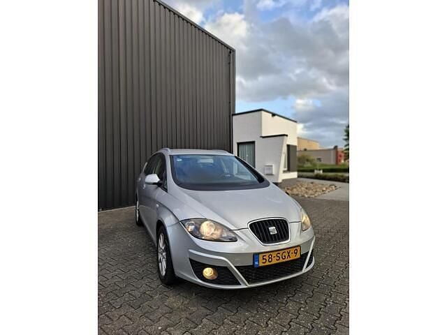 Grijs Gebruikt 2011 Seat Altea XL Copa MPV | € 3.200 (Eerlijke prijs) - Afbeelding 1/4