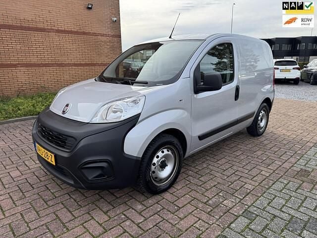 Grijs Gebruikt 2020 Fiat Fiorino Basis Van | € 5.950 (Goede deal) - Afbeelding 1/4