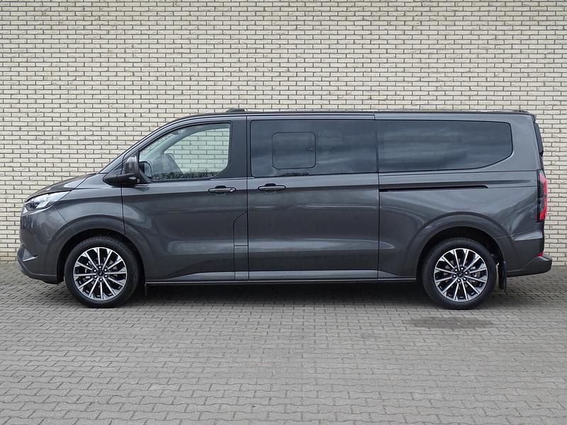 Nieuw Ford Tourneo Titanium X 233 PK (171 kW) 2025 Grijs