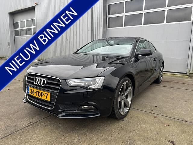 Zwart (metallic) Gebruikt 2012 Audi A5 Proline Coupé | € 7.450 (Super prijs) - Afbeelding 1/4