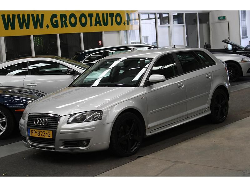Grijs Gebruikt 2007 Audi A3 Attraction Hatchback | € 4.944 (Eerlijke prijs) - Afbeelding 1/4