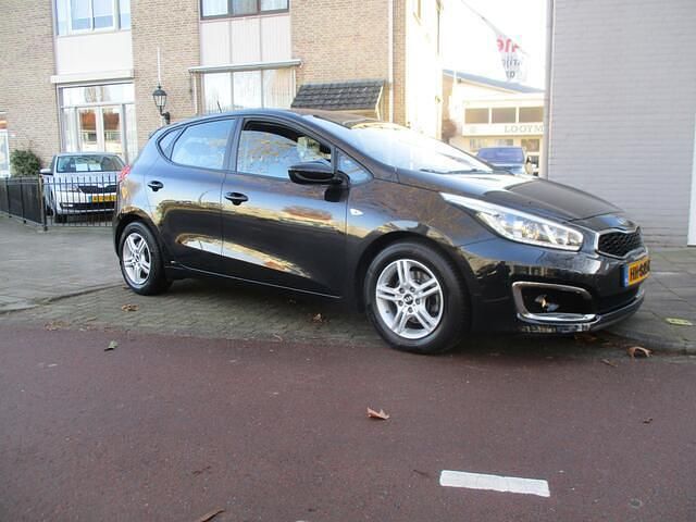 Occasion Kia Ceed 101 PK (74 kW) 2015 Zwart Hatchback