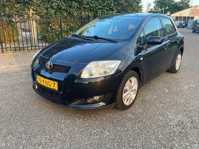 Zwart Occasion 2010 Toyota Auris Hatchback | € 2.399 (Eerlijke prijs) - Afbeelding 1/4