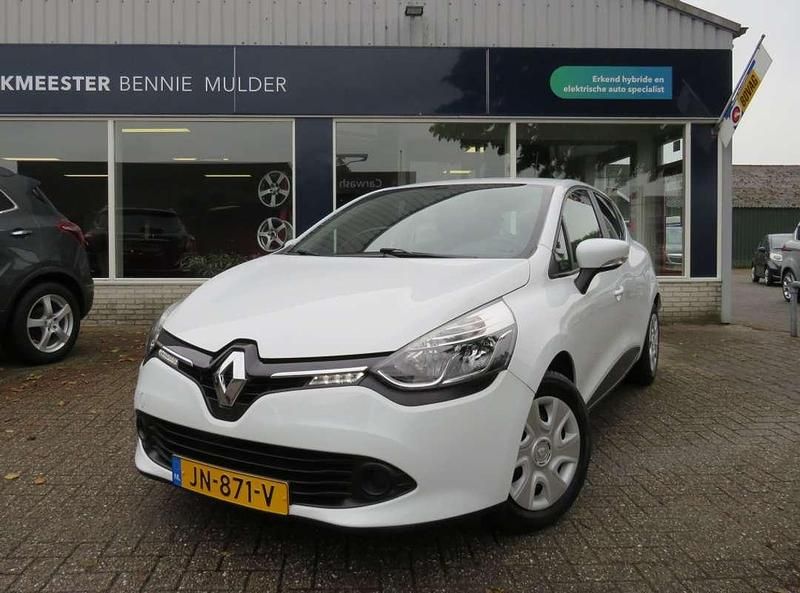 Wit Gebruikt 2016 Renault Clio IV Expression Hatchback | € 8.795 (Eerlijke prijs) - Afbeelding 1/4