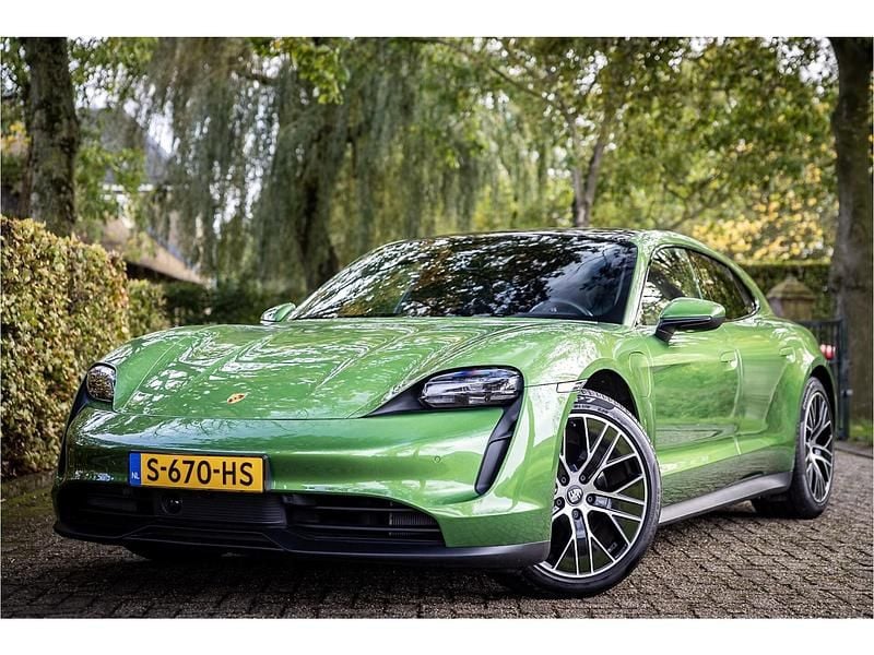 Groen Gebruikt 2023 Porsche Taycan Sport Turismo Stationwagen | € 65.950 (Goede deal) - Afbeelding 1/4