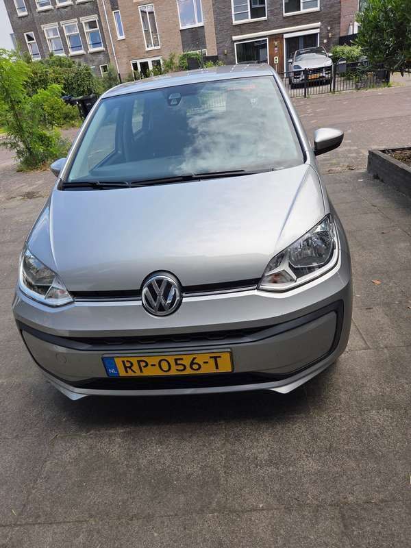 Grijs Gebruikt 2018 VW up! Move Hatchback | € 6.700 (Goede deal) - Afbeelding 1/4