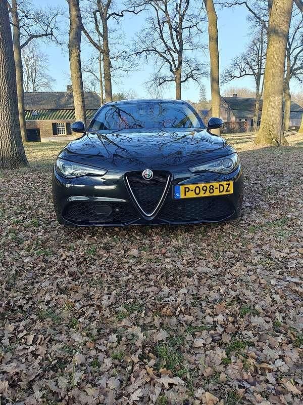 Occasion Alfa Romeo Giulia Ti 284 PK (208 kW) 2017 Zwart Sedan