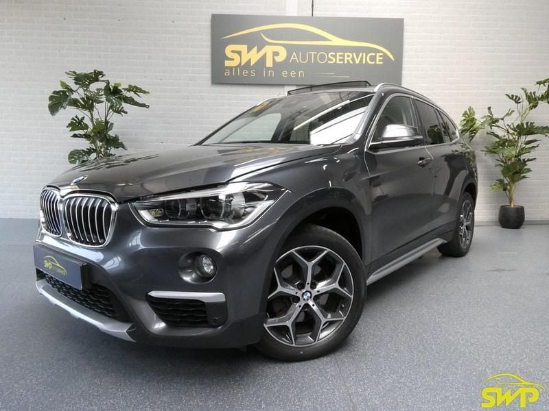 Grijs Gebruikt 2019 BMW X1 xLine SUV | € 25.950 (Eerlijke prijs) - Afbeelding 1/4
