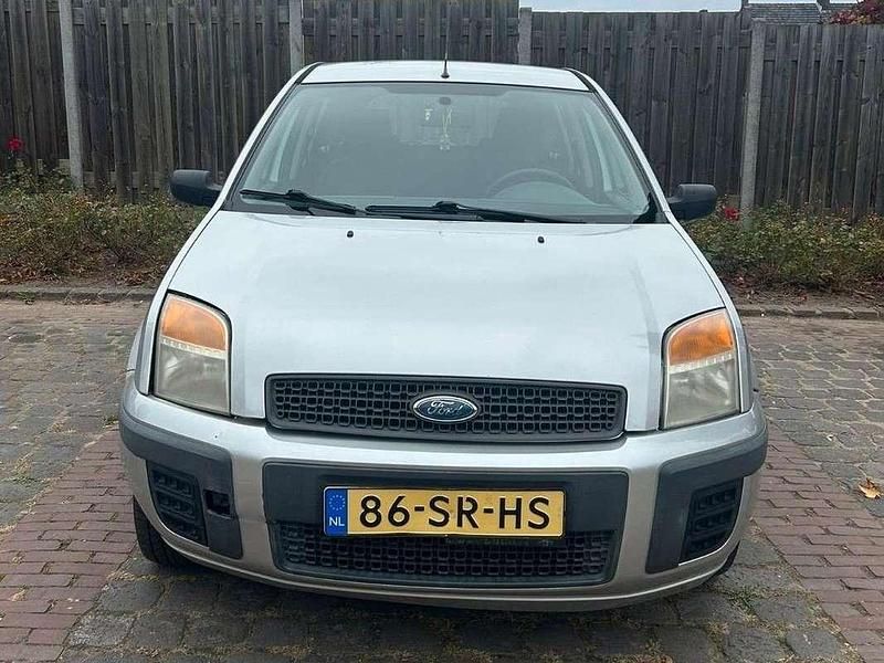 Occasion Ford Fusion 80 PK (58 kW) 2006 Grijs MPV