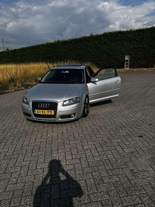 Grijs Gebruikt 2007 Audi A3 Ambiente Hatchback | € 5.000 (Eerlijke prijs) - Afbeelding 1/4