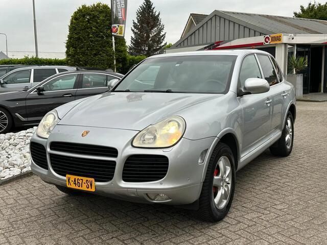 Grijs, metallic lak Gebruikt 2005 Porsche Cayenne Turbo SUV | € 9.950 - Afbeelding 1/4