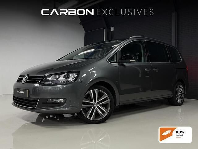 Grijs Occasion 2016 VW Sharan Highline MPV | € 23.495 (Eerlijke prijs) - Afbeelding 1/4