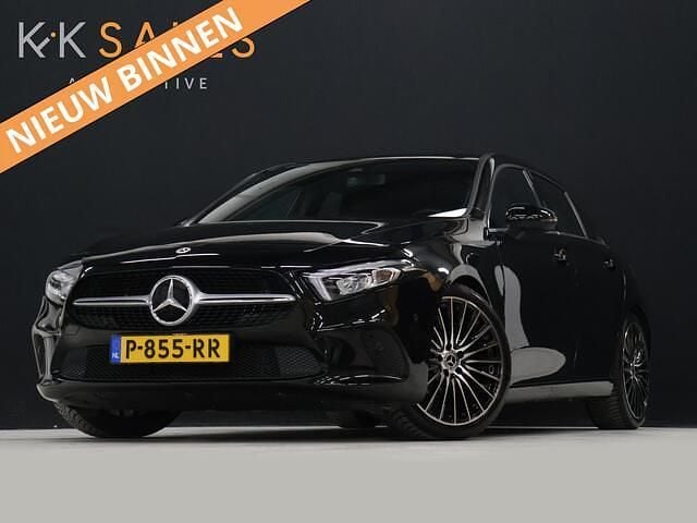 Zwart Gebruikt 2022 Mercedes A180 Business Hatchback | € 22.740 (Super prijs) - Afbeelding 1/4