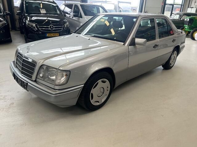 Occasion Mercedes E200 1993 Zilver Sedan