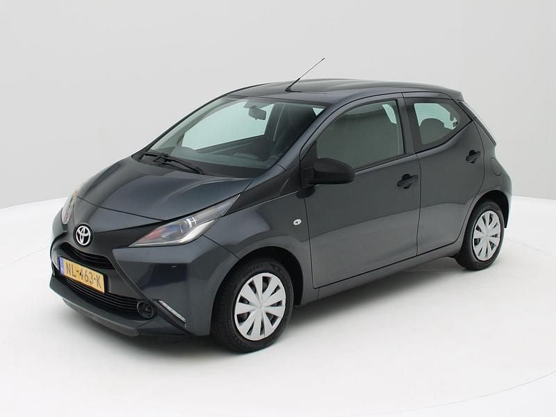 Occasion Toyota Aygo 69 PK (50 kW) 2017 Grijs Hatchback