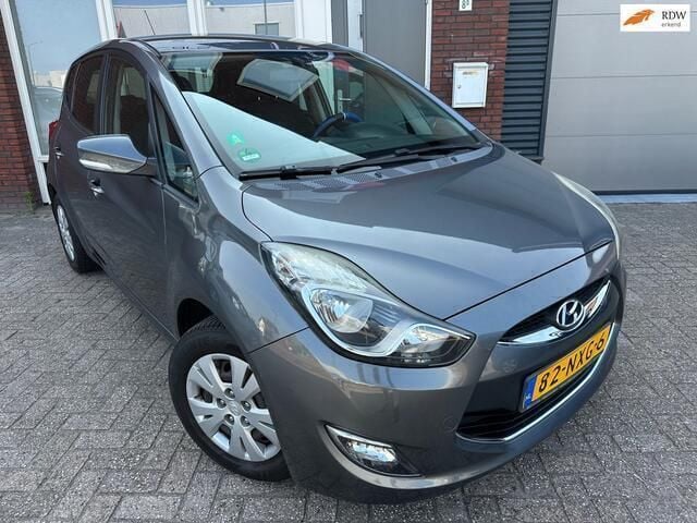 Grijs Gebruikt 2010 Hyundai ix20 Hatchback | € 3.999 (Eerlijke prijs) - Afbeelding 1/4