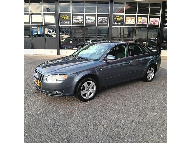 Grijs Gebruikt 2005 Audi A4 Business Sedan | € 2.499 (Goede deal) - Afbeelding 1/4