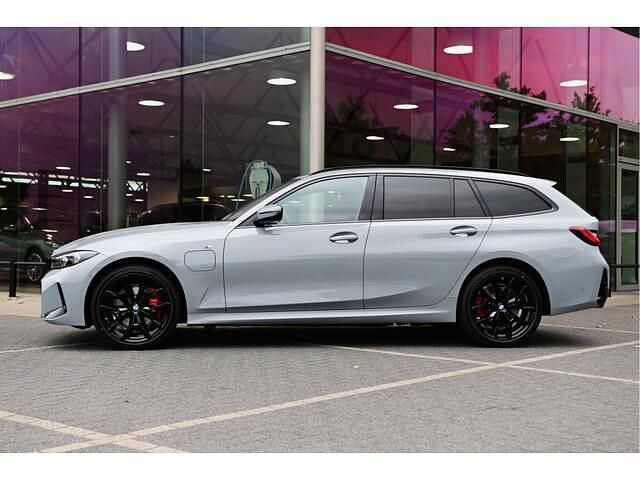 Occasion BMW 330 Comfort Edition 291 PK (214 kW) 2025 Grijs Stationwagen