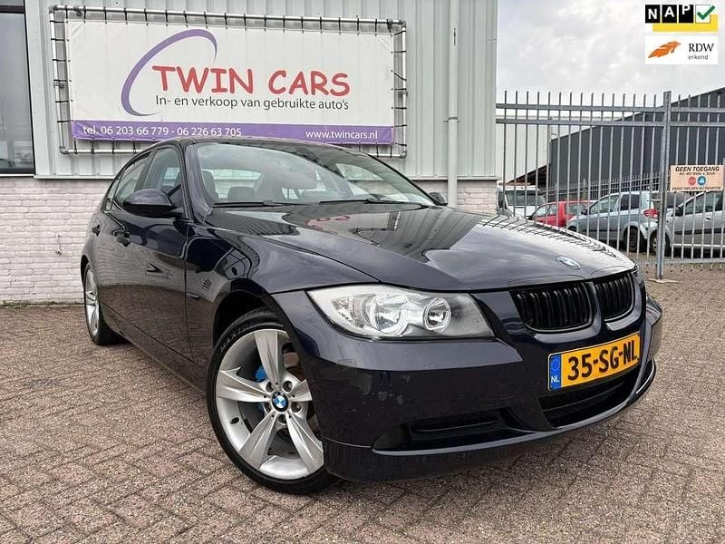 Blauw Gebruikt 2006 BMW 318 Executive Sedan | € 1.995 (Goede deal) - Afbeelding 1/4