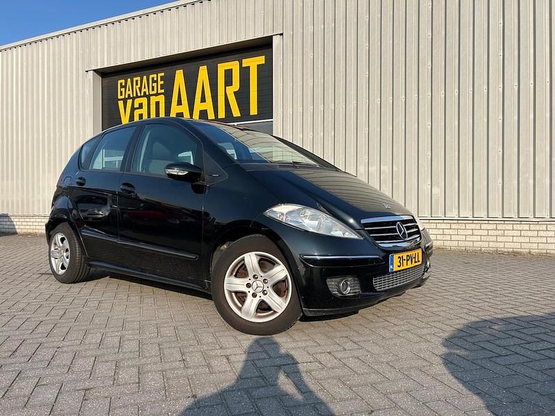 Zwart (metallic) Gebruikt 2005 Mercedes A170 Avantgarde MPV | € 1.850 - Afbeelding 1/4