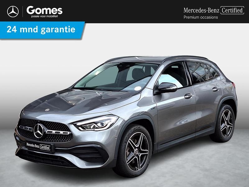 Grijs Occasion 2021 Mercedes GLA250 AMG line SUV | € 36.950 (Eerlijke prijs) - Afbeelding 1/4