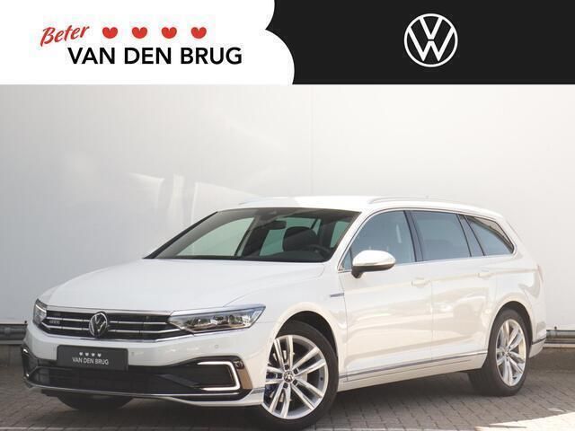 Wit, metallic lak Gebruikt 2020 VW Passat Business Stationwagen | € 26.890 (Eerlijke prijs) - Afbeelding 1/3
