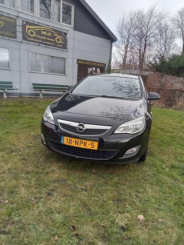 Occasion Opel Astra 101 PK (74 kW) 2010 Sedan